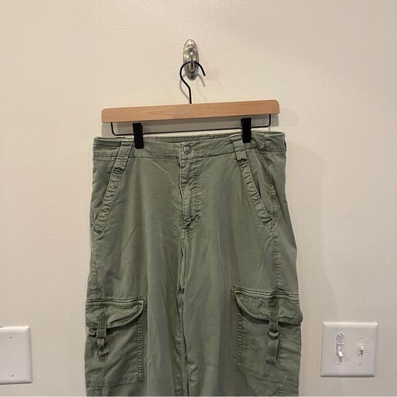 American eagle super high-rise baggy wide leg cargo pants women’s 6 short olive - Picture 4 of 16